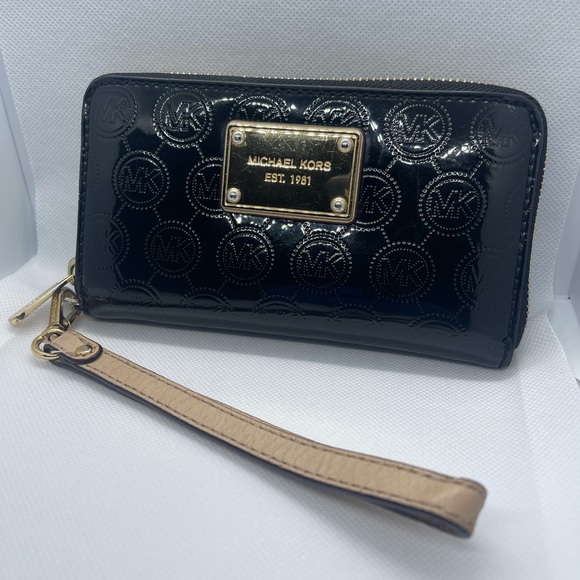 Michael Kors Handbags - Michael Kors black patent leather zip wallet,EUC